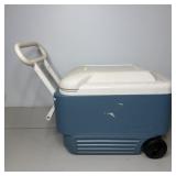 IGLOO Blue/White Rolling Cooler