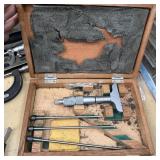MITUTOYO 129-127 0-6' DEPTH MICROMETER .001'