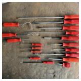 (18) Mac Tools Screwdrivers & Pick Tools