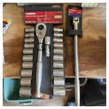 New Huskey Breaker Bar & 22-Pc 1/2' Drive Socket