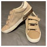 Woman's Dolce Vita Zabor Sneakers Size 8