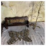 Vintage Wall Towel/Paper Towel Holder, Mug
