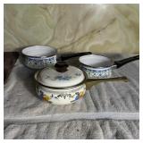 (3) Enamel Patterned Pots (1) Lid