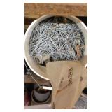 ROOFING NAILS & SM. LINK/LNGTH. CHAIN SEGMENTS