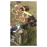 (3) HORSESHOE GARDEN FLOWE, BIRDHOUSE & FLOWER