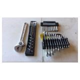 COMBO WRENCHES, CRESANT WRENCH & STAR SOCKETS