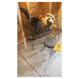 METAL ROOSTERS, SMALL WIRE CHAIR & BENCH
