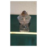 SQUARE BOTTOM KEROSENE LAMP