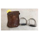 METAL SIRRUPS & MAGAZINE POUCH