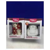 (2) SCENTED WAX WARMERS (2) SCENTED WAX WARMERS