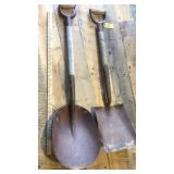 (2) CHICAGO & NORTH WESTERN RAILROAD SHOVELS (2) CHICAGO & NORTH WESTERN RAILROAD SHOVELS