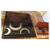MICROMETERS & PROTRACTORS MICROMETERS & PROTRACTORS
