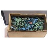 ARMY MEN , FIGURINES AND TOYS PLASTIC