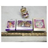 (4) HALLMARK CHRISTMAS ORNAMENTS (4) HALLMARK CHRISTMAS ORNAMENTS