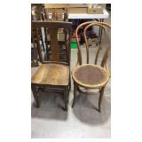 (2) WOODEN CHAIRS (2) WOODEN CHAIRS
