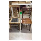 (2) WOODEN CHAIRS (2) WOODEN CHAIRS