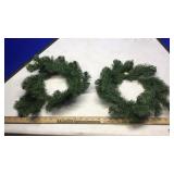 HANGING CHRISTMAS ORNAMENTS (ATG) HANGING CHRISTMAS ORNAMENTS (ATG)