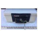 SENTRY 1100 SAFE WITH KEY SENTRY 1100 SAFE WITH KEY