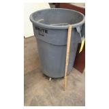 BRUTE ROLLING WASTE BIN & STATIONARY RECEPTACLE
