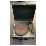 ASSORTED VINYL RECORDS & RECORD PLAYER