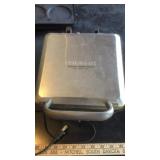 WAFFEL MAKER & FRY BASKETS