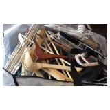 HANGERS, TOWELS & BEDDING