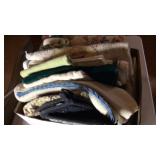 POT HOLDERS, QUILT & PILLOWS