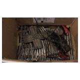 ASSORTED LIONEL TRACKS & BRIDGE PARTS
