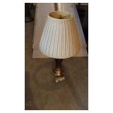 TABLE LAMP, BOOKS & PICTURE FRAMES