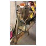 FREESTANDING SHOP VICE W/3 1/2in.W JAW