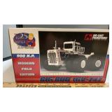 TOY FARM BIG BUD 16V-747 MODERN FIELD EDITION