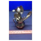 ASSORTED SILVER & SILVER PLATE CUTLERY,