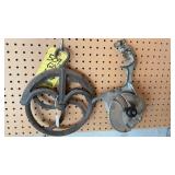 CAST IRON PULLEY & HAND CRANK PEELER