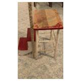 WOOD STEP STOOL