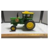 ERTL JOHN DEERE 4520 & TOY FARMER COIN
