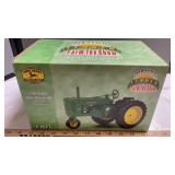 JD "60" TRACTOR WITH SINGLE FRONT WHEEL