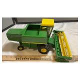 6600 JOHN DEERE COMBINE