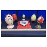 MUSIC BOXES, SNOW GLOBES & DISNEY SNOW GLOBES