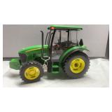 ERTL JD 5105M TRACTOR