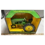 JOHN DEERE MODEL"60" TRACTOR ERTL