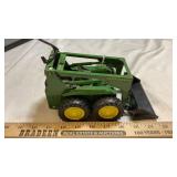 JOHN DEERE  SKID STEER LOADER