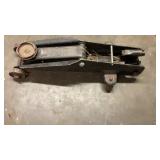 HYDRAULIC FLOOR JACK (WORKS)