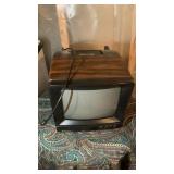 EMERSON 9' TV W/REMOTE & MANUAL & WOOD TABLE