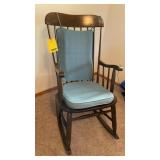 WOOD ROCKING CHAIR