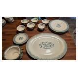 Theodore Havilland Plate and cup collection