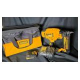 Dewalt Cordless nailer 20V 18Ga. W/bag and battery