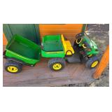 kids John Deere rideable toy 12 volt