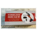 CORDLESS MINI SAW 21V