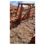 ROUND HAY BALE LOADER ATTACHEMENT