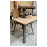 CRAFTSMAN 10" RADIAL ARM SAW W/STAND